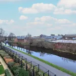 Corner By The Canal - Duplex - Pass The Keys *