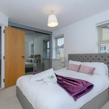 Corner By The Canal - Duplex - Pass The Keys Holiday home