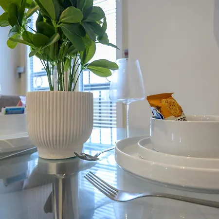 Corner By The Canal - Duplex - Pass The Keys *