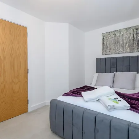 Corner By The Canal - Duplex - Pass The Keys Semesterbostad