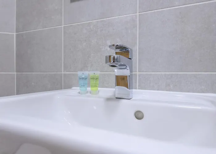 Corner By The Canal - Duplex - Pass The Keys