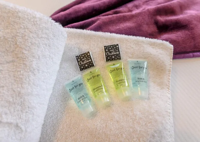 Corner By The Canal - Duplex - Pass The Keys * Leeds (West Yorkshire)