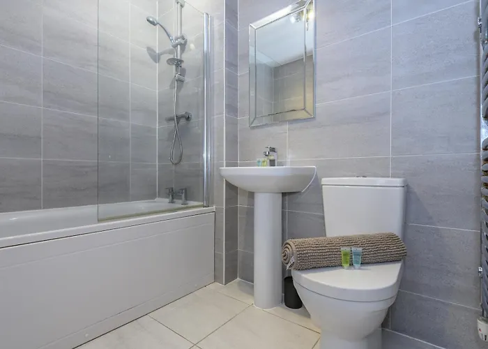 Corner By The Canal - Duplex - Pass The Keys Leeds (West Yorkshire)