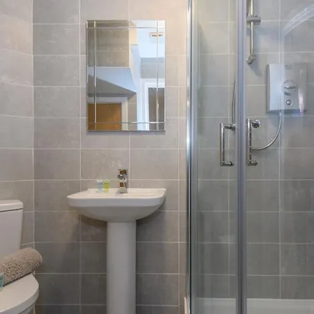 Corner By The Canal - Duplex - Pass The Keys *