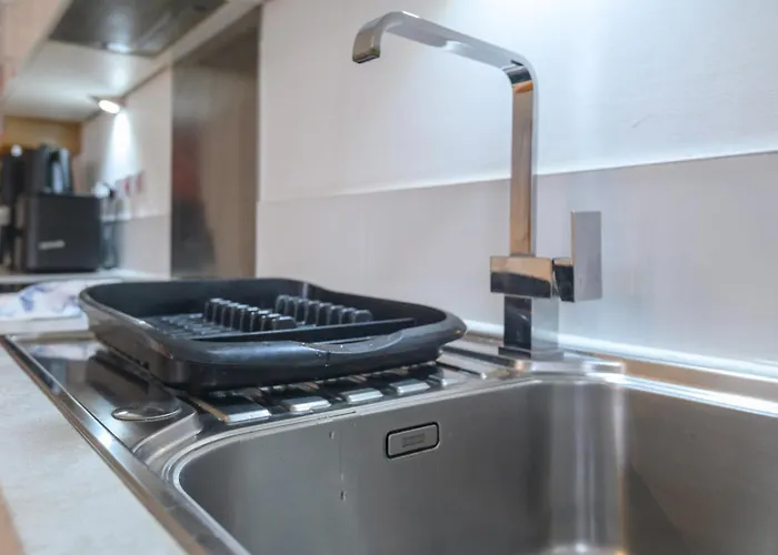 Corner By The Canal - Duplex - Pass The Keys 利兹